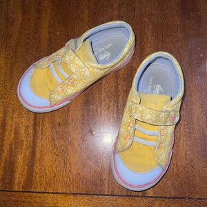 See Kai Run Sneakers / Yellow Sunshine / Size 11